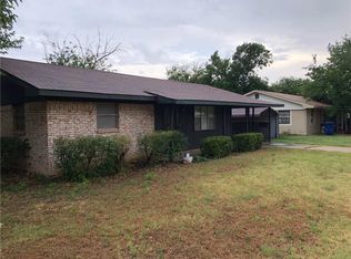 1120 Blewett St, Graham, TX 76450