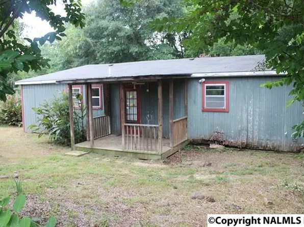 39 Murphy Rd, Laceys Spring, AL 35754