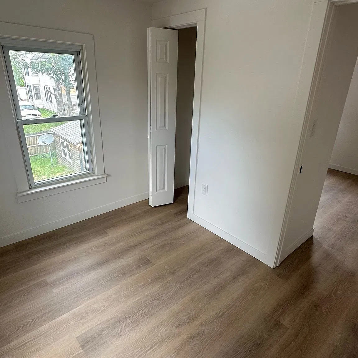 2 bed, 1000 sqft, $1,300 — Photo 3