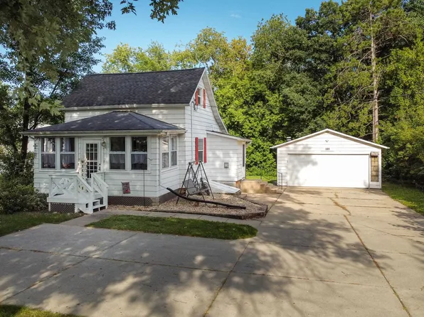 109 Menhall Dr, Edgerton, WI 53534