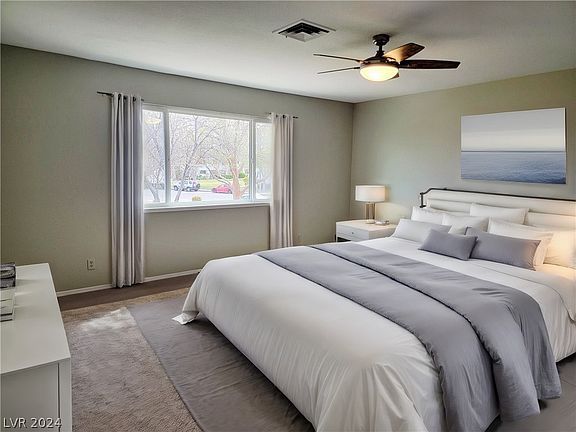 5th image of 166 Greenbriar Townhouse Way #0