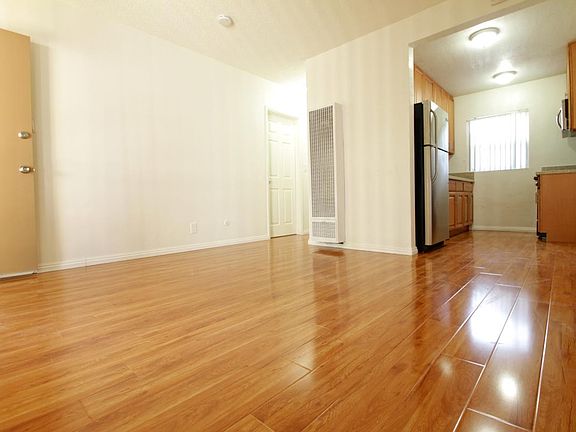 3rd image of 817 N Garfield Ave APT 6