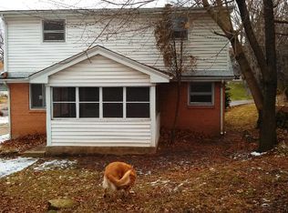 927 Peter Ave, Rockford, IL 61108