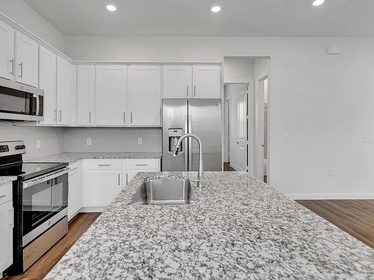 2703-602 Rockhill Rd — Photo 5