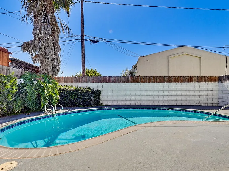 21818-21830 S Figueroa St — Photo 5