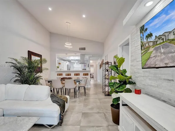 5535 SW 24th Ave, Fort Lauderdale, FL 33312