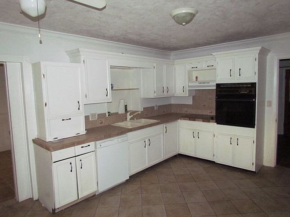 2nd image of 218 NE 6th St