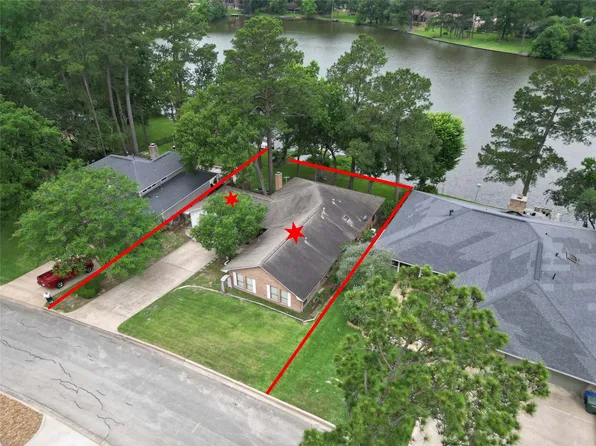 1925 E Lake Dr, Huntsville, TX 77340