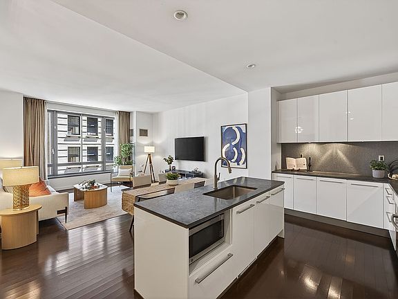 2nd image of 4 W 21st St APT 7B