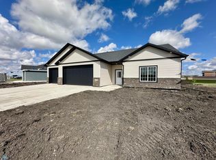 4225 54th Ave S, Fargo, ND 58104