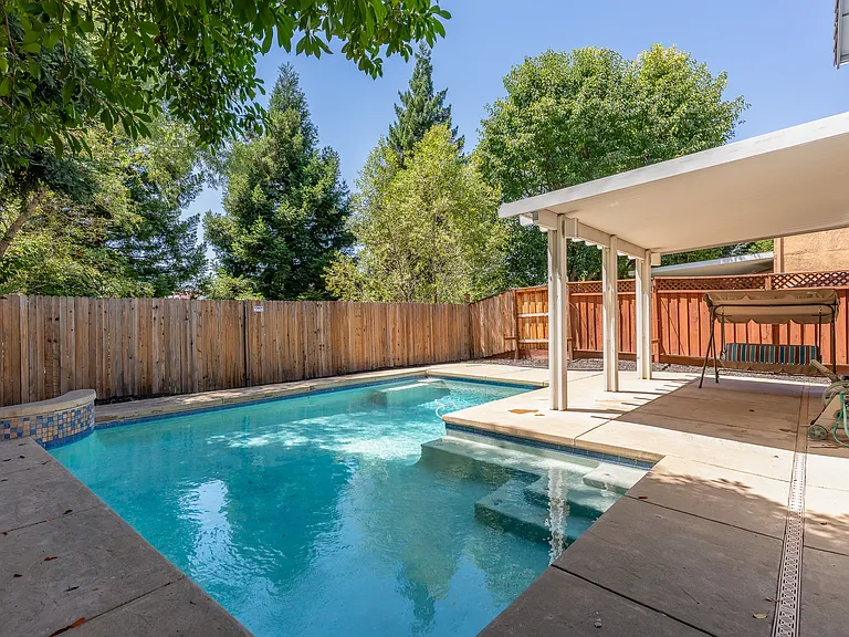 5230 Bay St — Photo 58