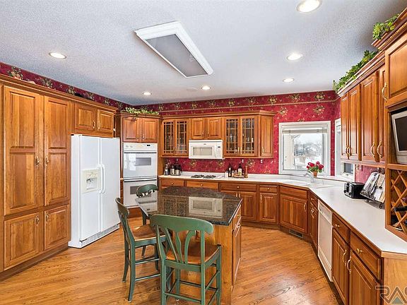 4th image of 500 E Saint Andrews Dr
