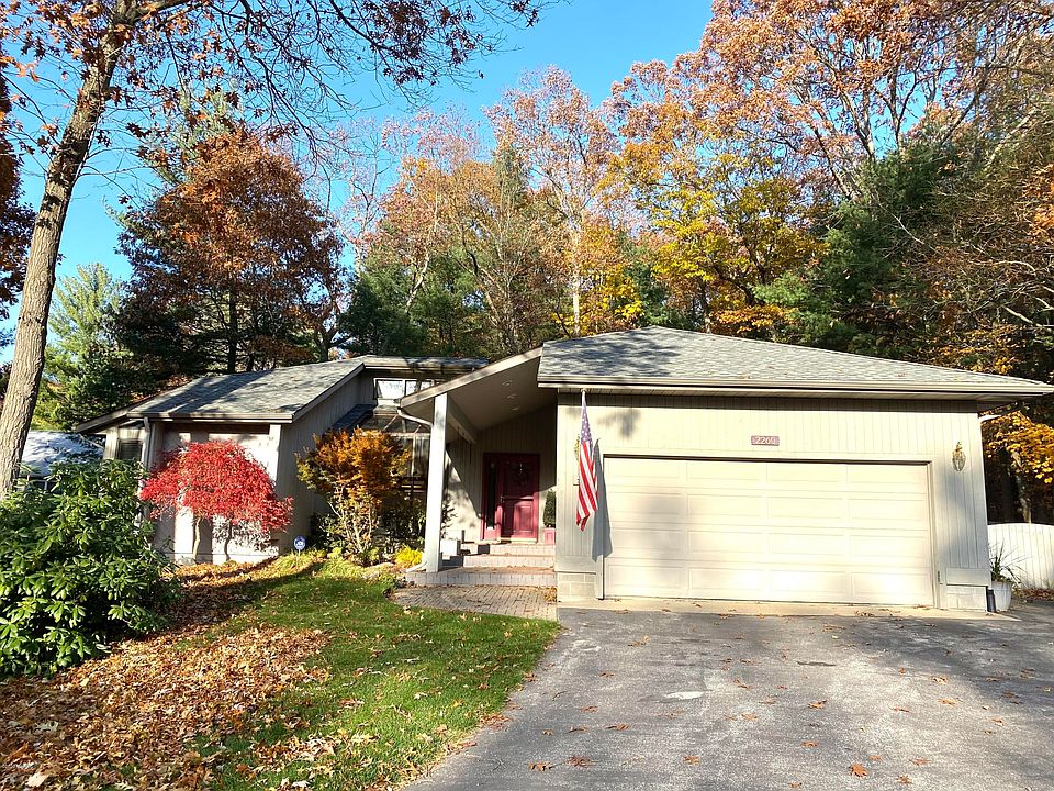 1st image of 2260 N Hilltop Dr