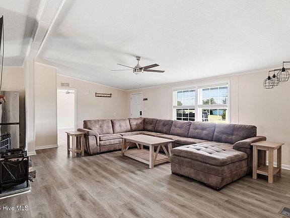 3rd image of 4759 Lobelia Road