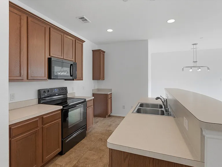 5924 Lost Valley Dr — Photo 9