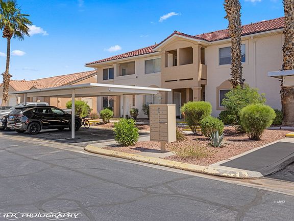 5th image of 700 Aztec Cir Unit 2C