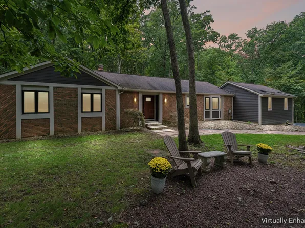 9430 Robinhood Cir, Westerville, OH 43082