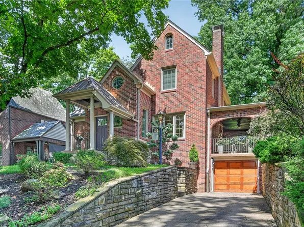 120 Vernon Dr, Pittsburgh, PA 15228
