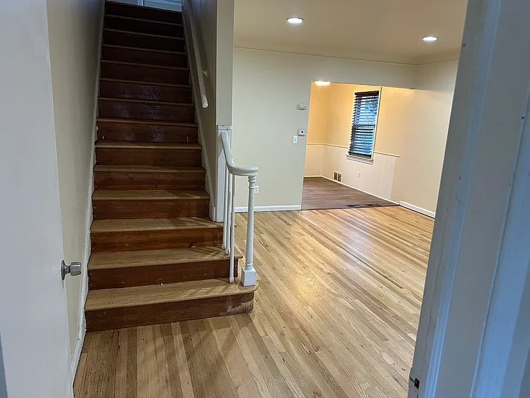 7517 Sterling St — Photo 4