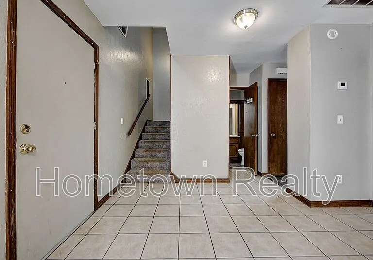 7301 Edenborough Dr — Photo 7