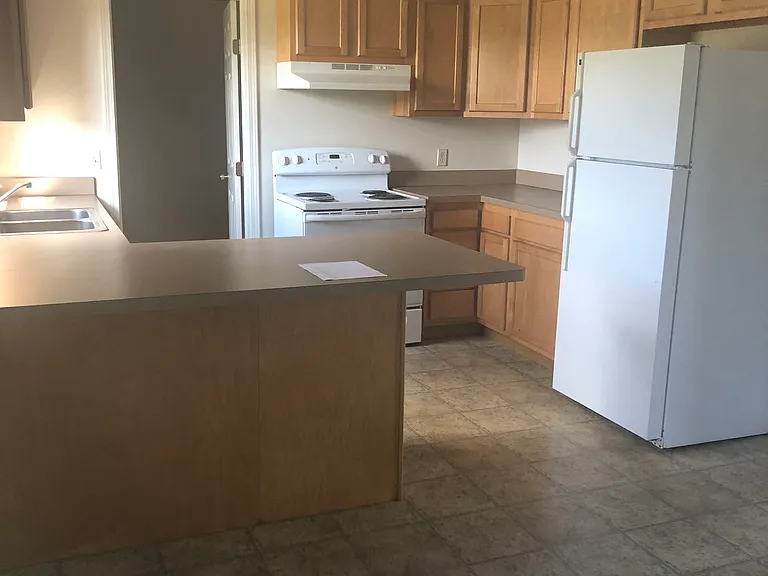 9375 Winding Creek Dr — Photo 5