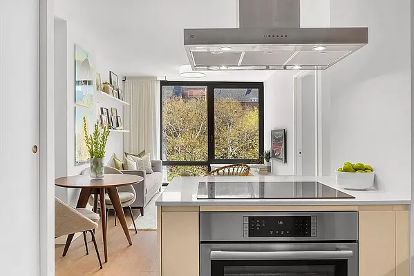 Rented by SPORN GROUP LLC | media 21