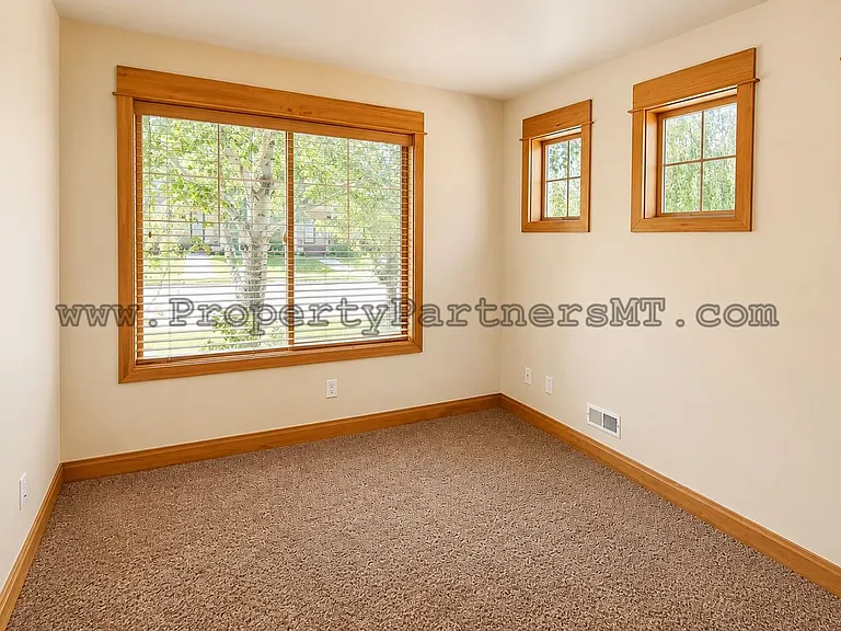 918 Flanders Creek Ave — Photo 9