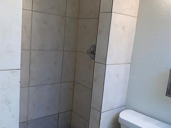 3rd image of 317 Evelyn Dr