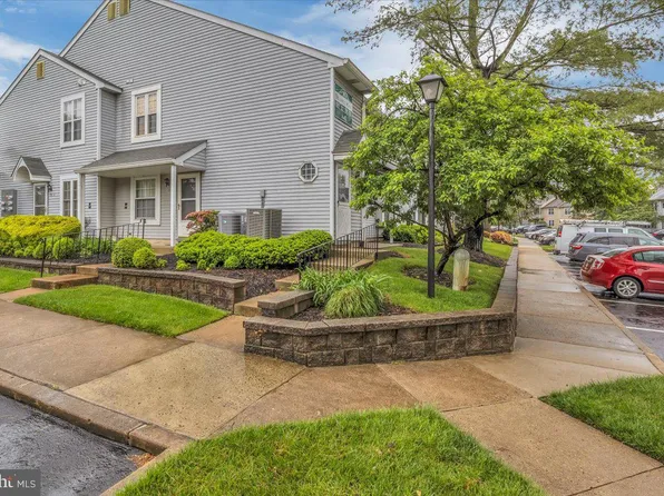 329 Delancey Pl, Mount Laurel, NJ 08054