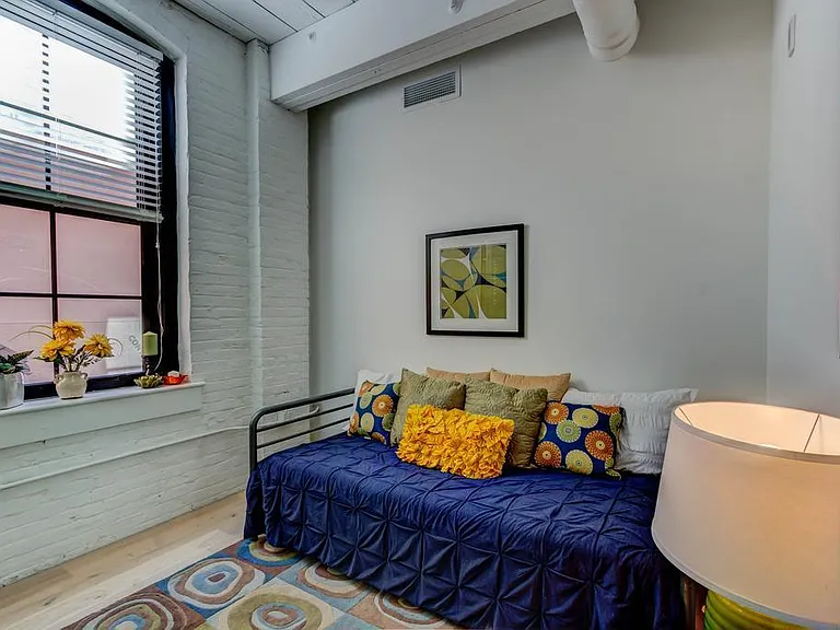 430 Fairmount — Photo 14