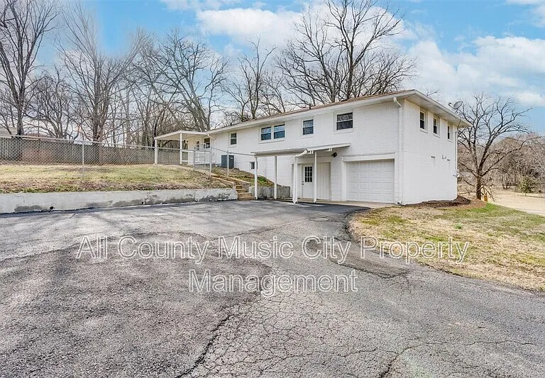209 Rhine Dr — Photo 24