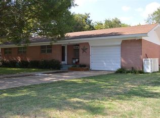 406 N Avenue I, Clifton, TX 76634