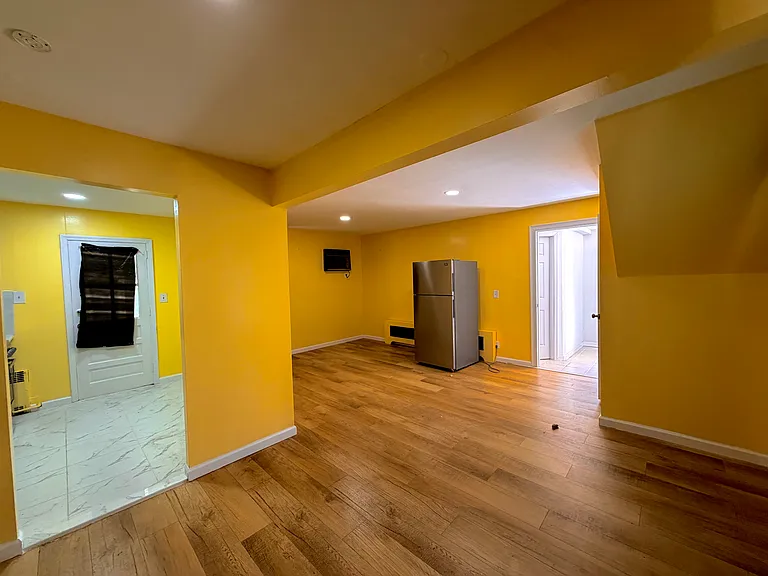 2585 Beach Dr — Photo 4
