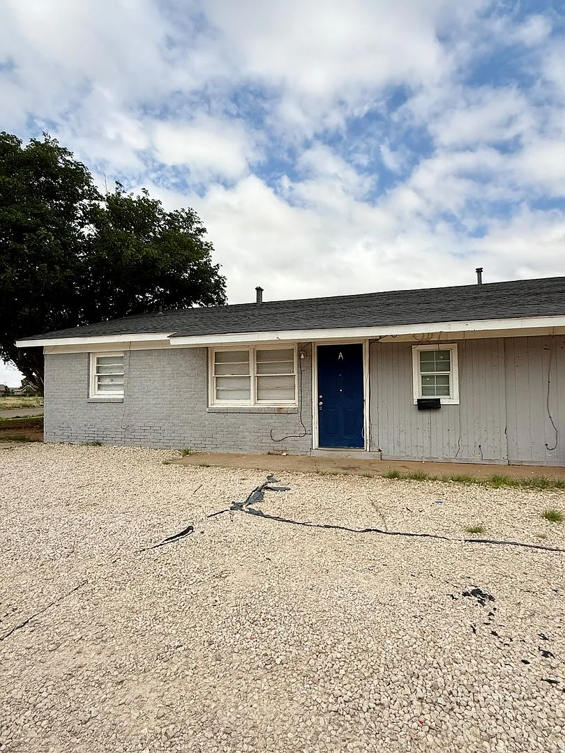CD 1732 E. Dartmouth Street — Photo 1