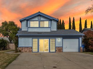813 Hunters Creek Dr, Sacramento, CA 95838