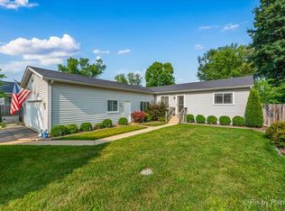 39 Lippincott Rd, Fox Lake, IL 60020