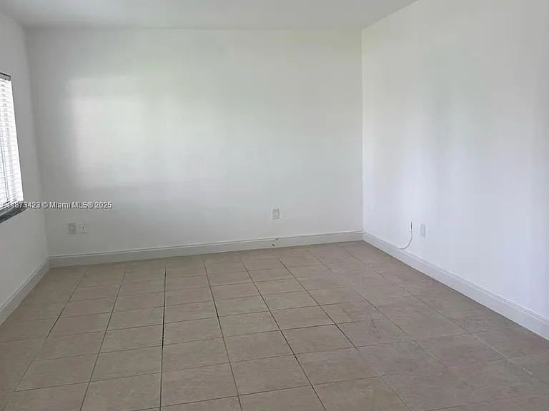 7207 Bay Dr #6 — Photo 6