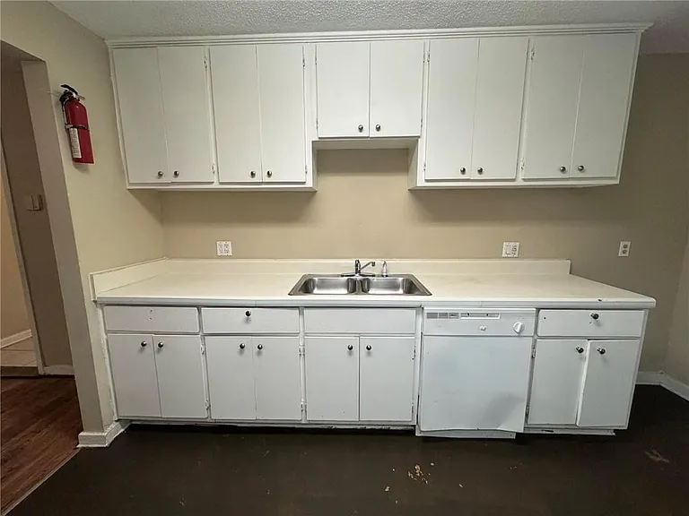 4670 Rosewood Dr — Photo 4