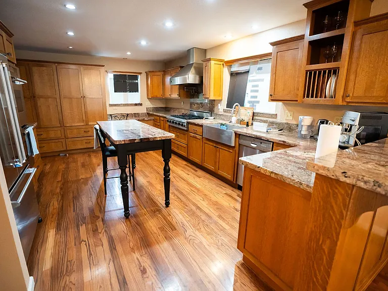 1550 Chabot Ct — Photo 18