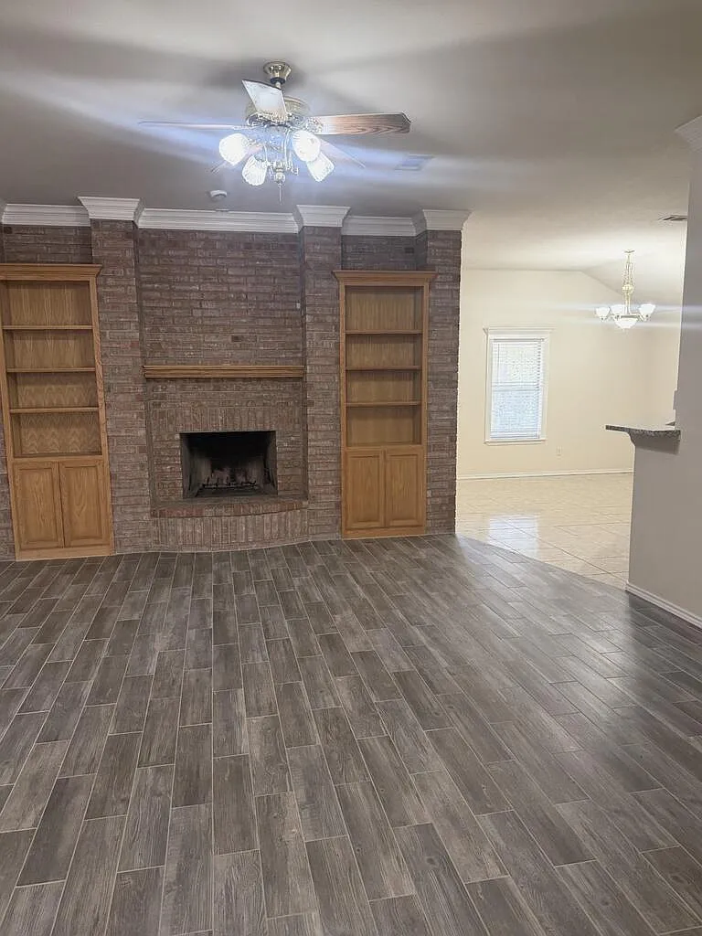 3 bed, 2.0 bath, 1800 sqft, $2,650 — Photo 4
