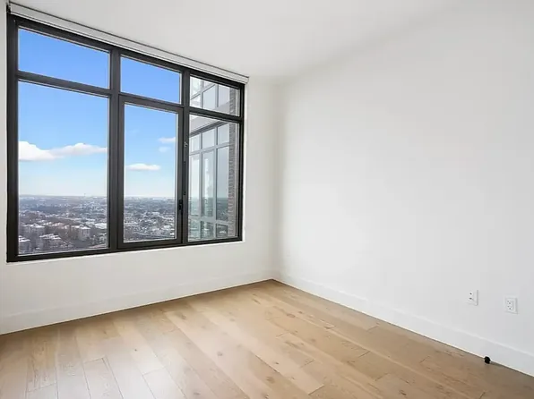 92-27 160th Street image 11 of 39