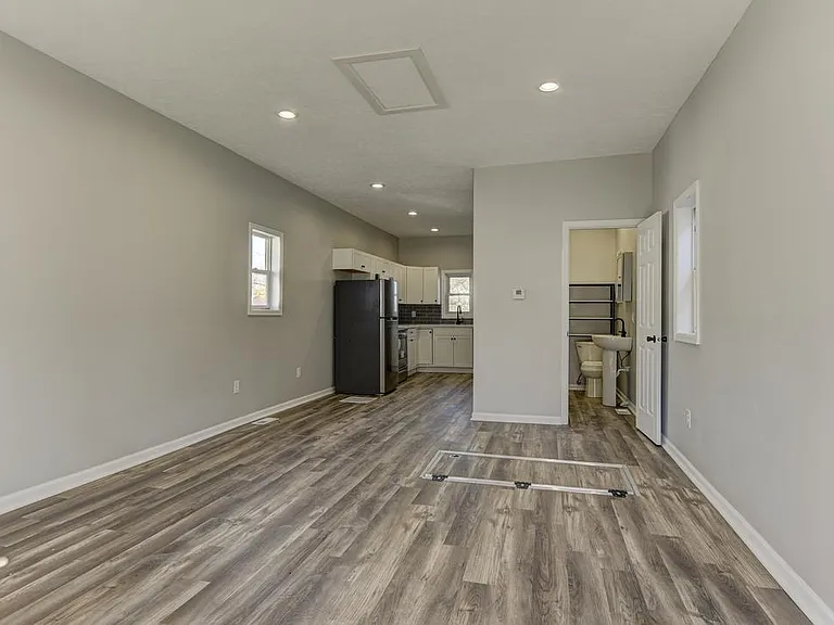 1415 S 4th St — Photo 2