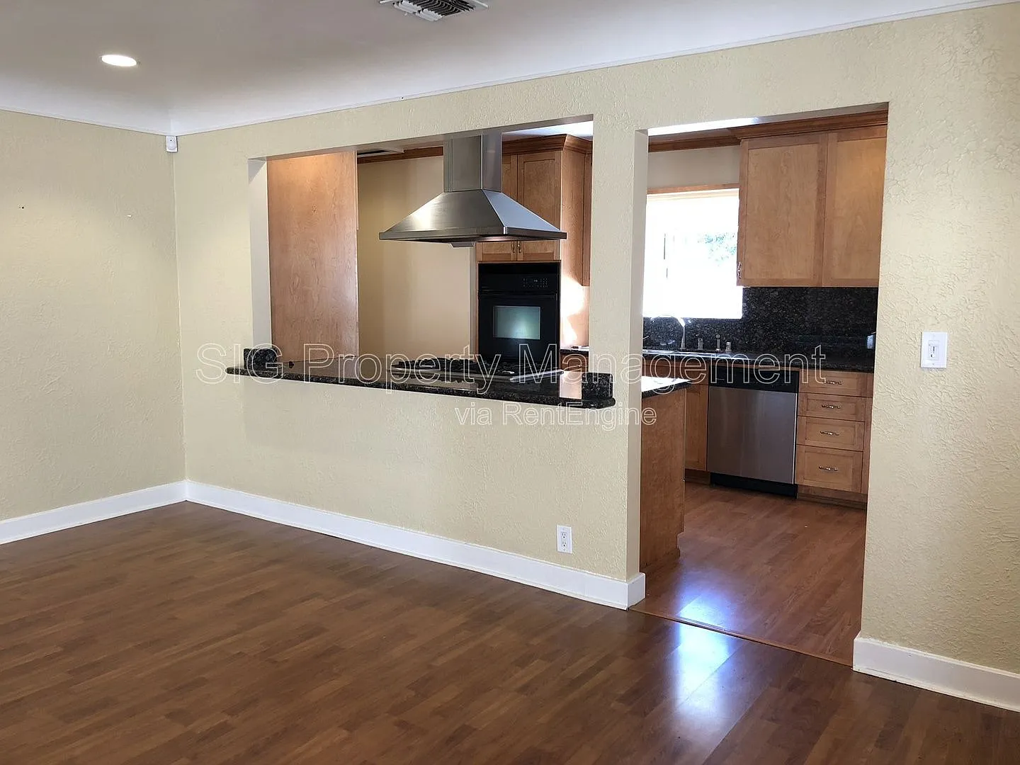 2 bed, 1.5 bath, 800 sqft, $3,100 — Photo 2