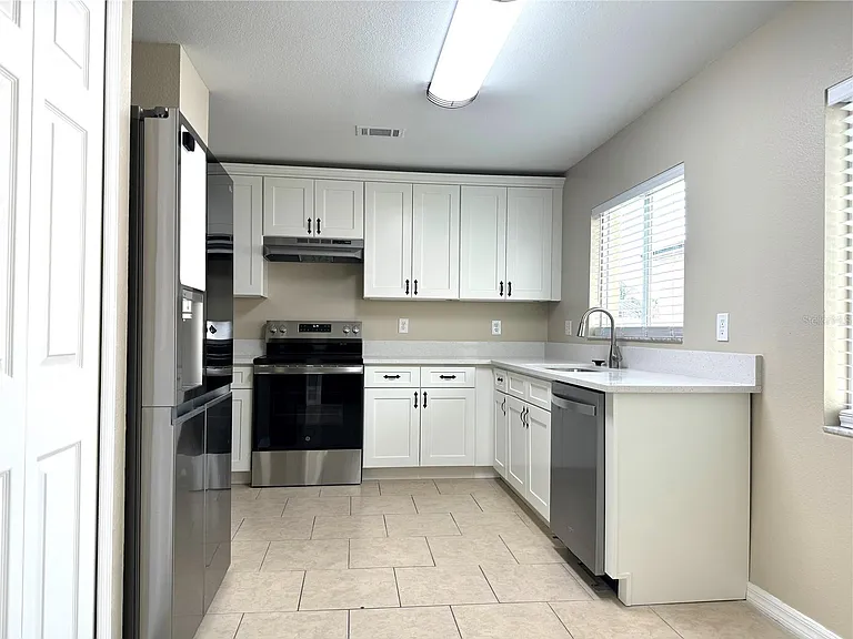 1235 Alpine Lake Dr — Photo 4