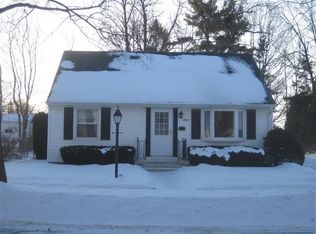 3807 Mac Arthur Dr, Manitowoc, WI 54220