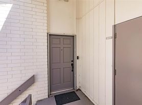 6053 E Peppertree Way, Sarasota, FL