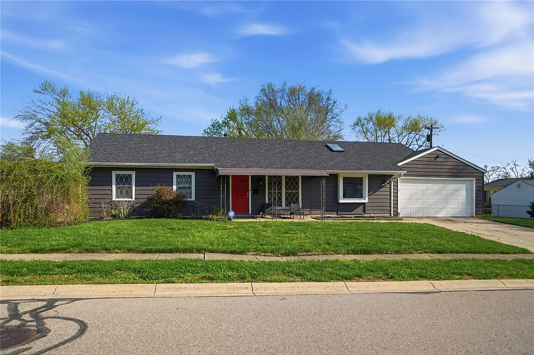 1133 Primrose Dr photo 1