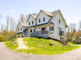 126 E Fallkill Rd, Hyde Park, NY 12538