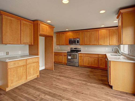 5th image of 13203 85th Ave E