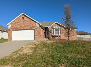 970 S Pinewood Ln, Nixa, MO 65714